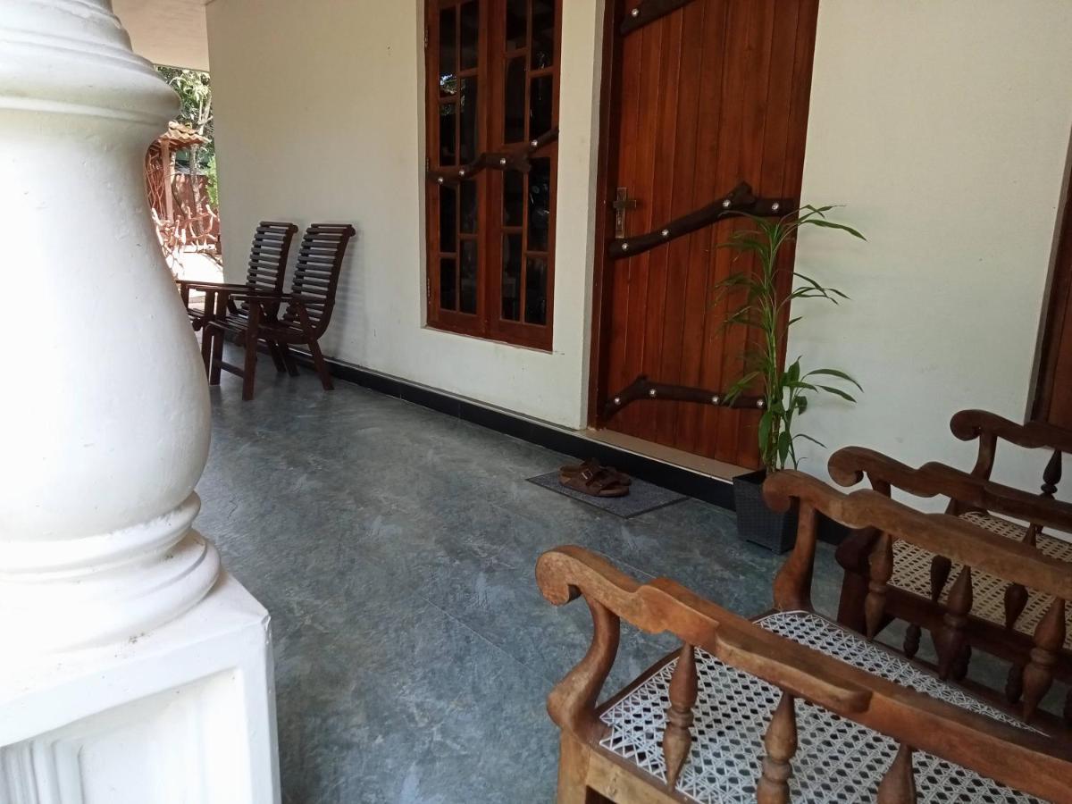 Induwara Safari Resort Udawalawe Εξωτερικό φωτογραφία