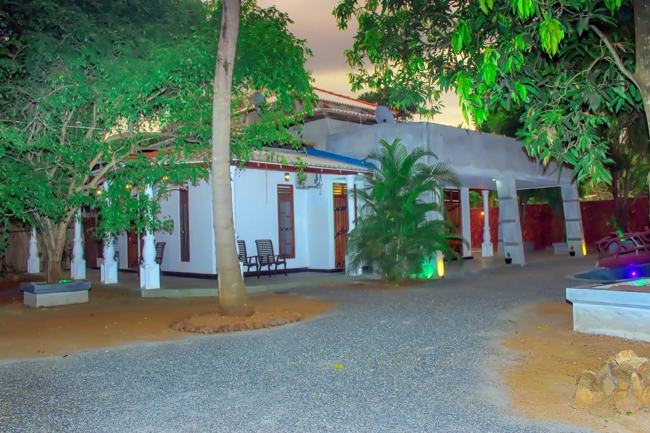 Induwara Safari Resort Udawalawe Εξωτερικό φωτογραφία